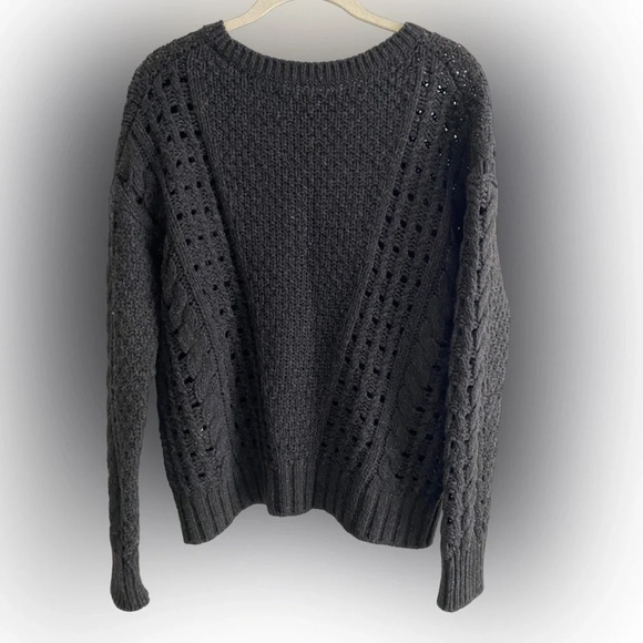 VINCE  Wool Cable Knit Gray Crewneck Sweater Size Small - Picture 3 of 12